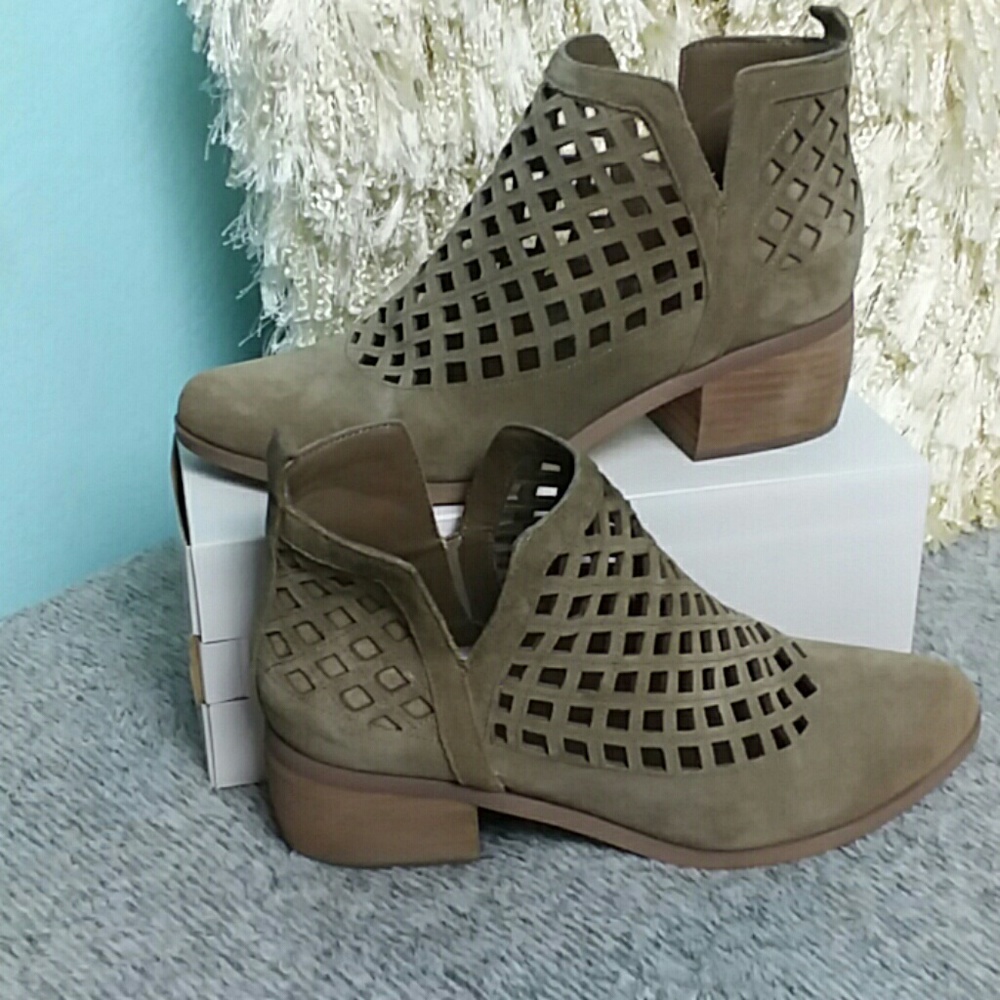 Crown Vintage Ankle Boots / 8